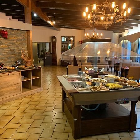 Logis Hotel Le Lac Embrun ภายนอก รูปภาพ