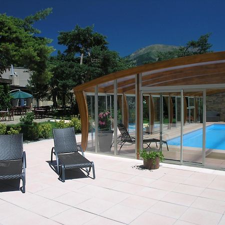 Logis Hotel Le Lac Embrun ภายนอก รูปภาพ