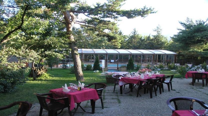 Logis Hotel Le Lac Embrun ภายนอก รูปภาพ