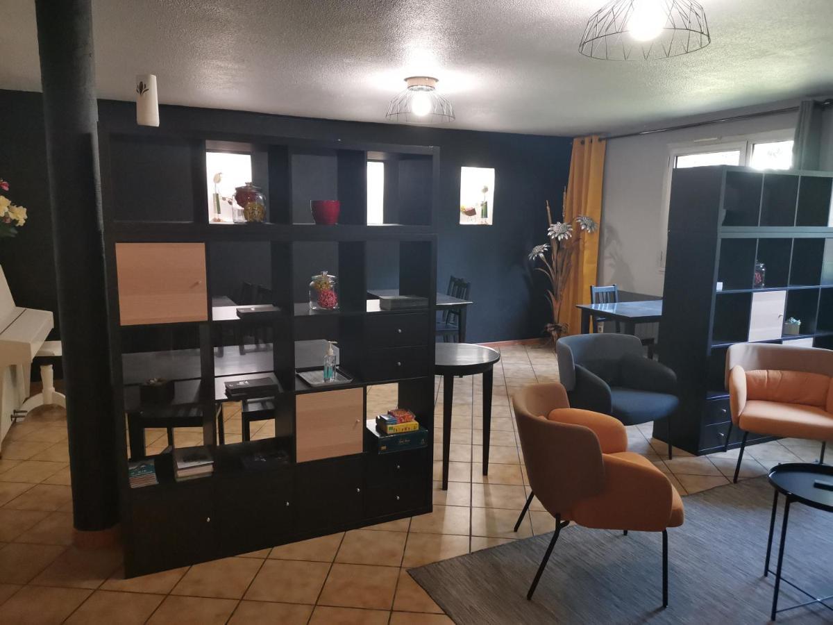 Logis Hotel Le Lac Embrun ภายนอก รูปภาพ