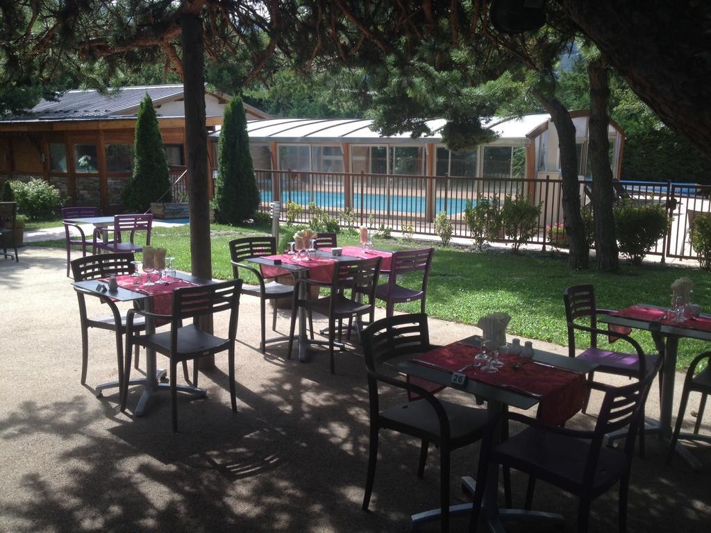 Logis Hotel Le Lac Embrun ภายนอก รูปภาพ