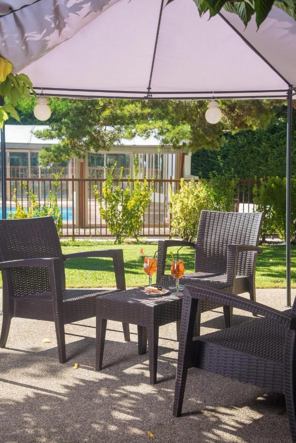 Logis Hotel Le Lac Embrun ภายนอก รูปภาพ