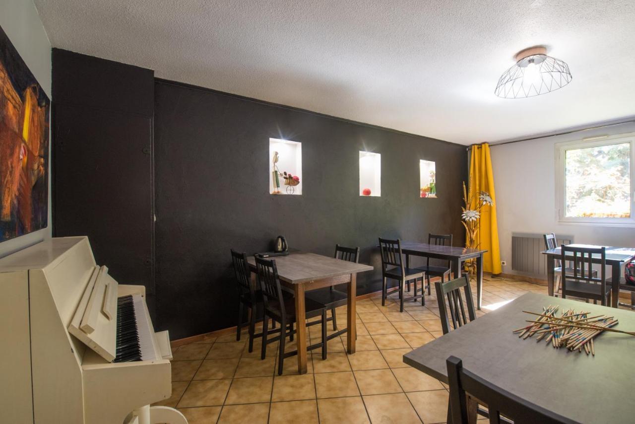 Logis Hotel Le Lac Embrun ภายนอก รูปภาพ