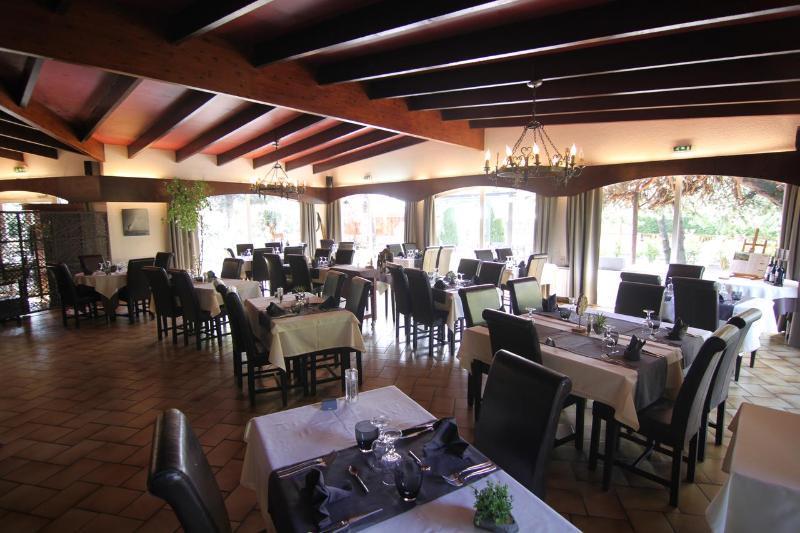 Logis Hotel Le Lac Embrun ภายนอก รูปภาพ