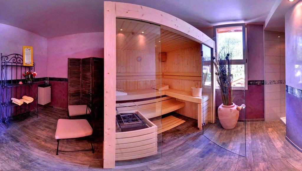 Logis Hotel Le Lac Embrun ภายนอก รูปภาพ